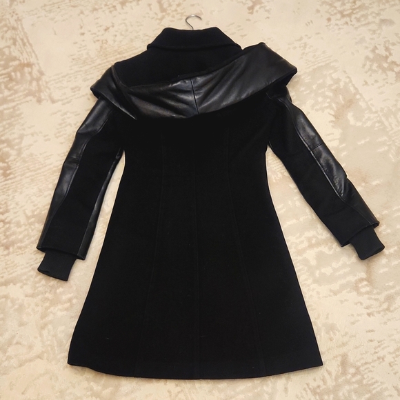 Wool trench coat - Picture 4 of 7